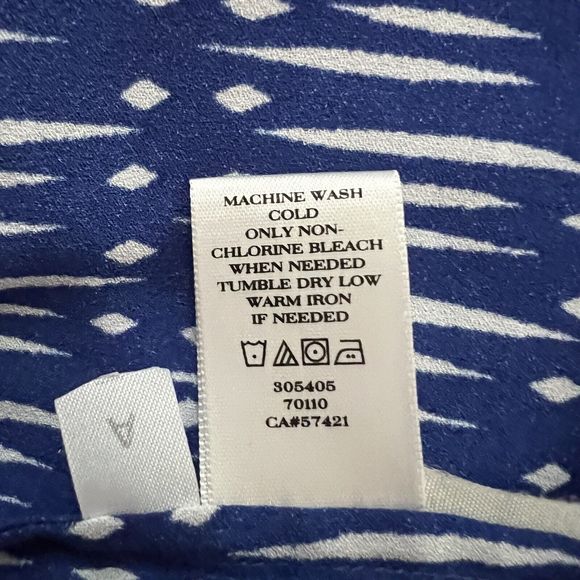 Ann Taylor Shirt Womens Small Blue White Printed Blouse Office Career Casual - Picture 9 of 9